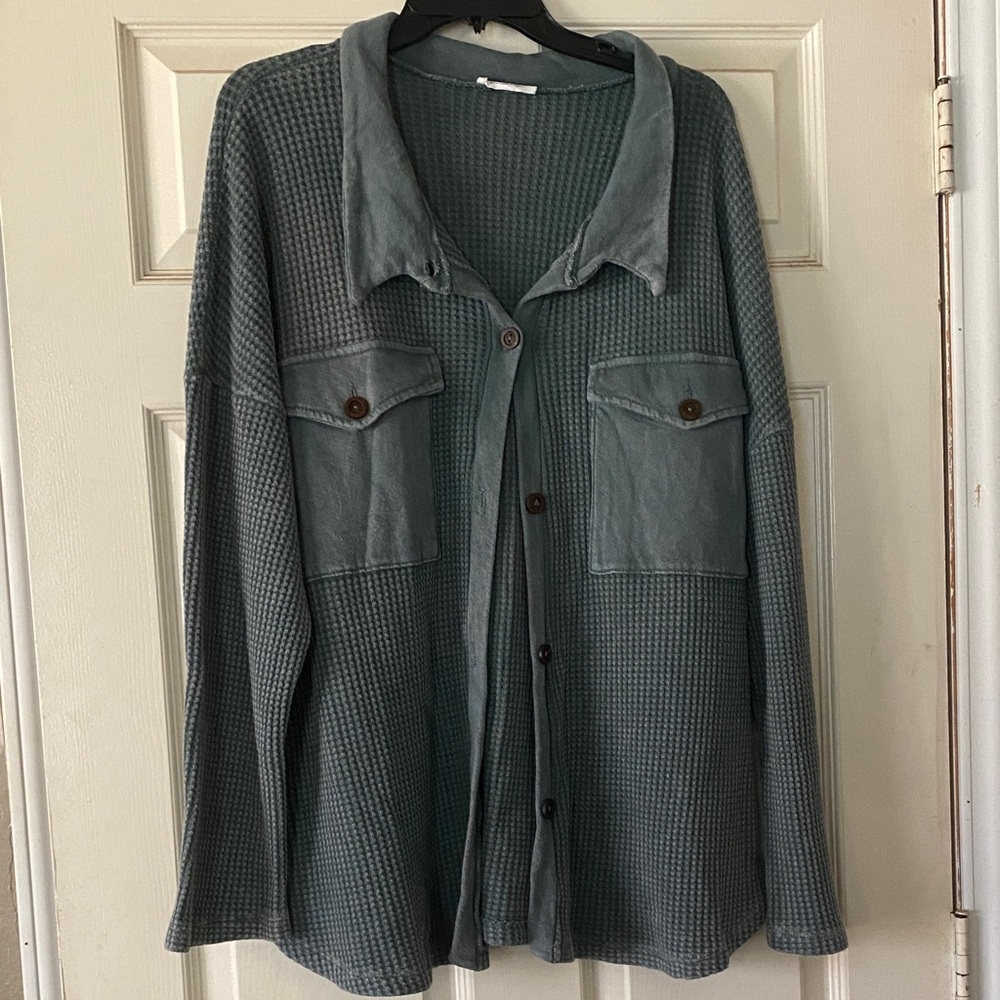 Green Vintage Wash Thermal Shacket - Picture 2 of 7